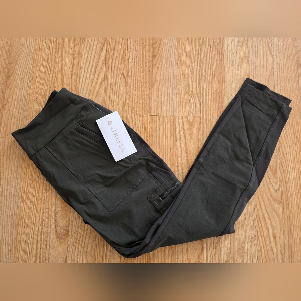 Athleta Women's Dark Green Headlands Hybrid Cargo Leggings Size 8